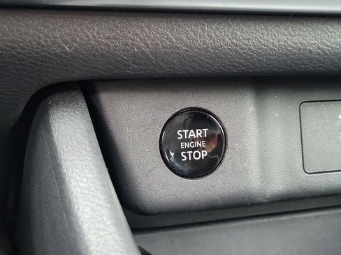 Used 2025 Nissan Rogue SV AWD/4WD image 29