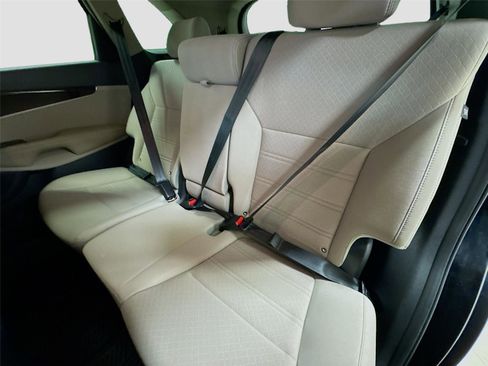 Used 2020 Kia Sorento S image 23