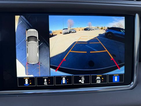 Used 2023 GMC Yukon XL Denali image 28