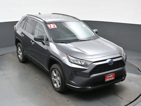 Used 2022 Toyota RAV4 LE AWD/4WD image 32