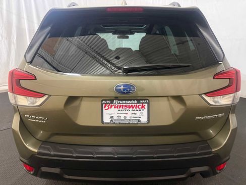 Used 2023 Subaru Forester Premium image 16