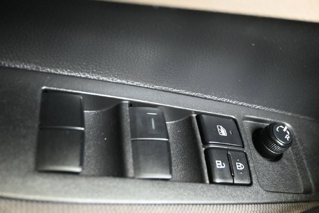 Used 2022 Toyota Corolla LE FWD image 22