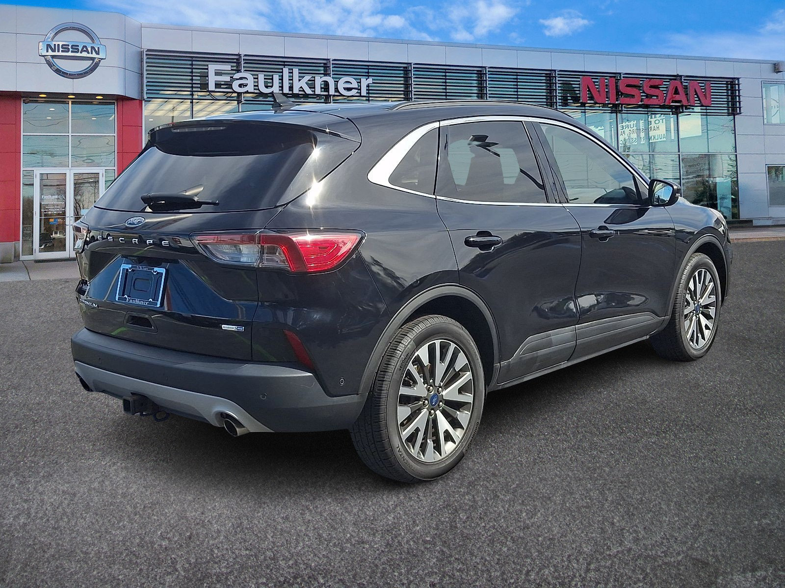 Used 2020 Ford Escape Titanium AWD/4WD image 6