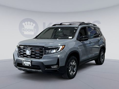 Used 2023 Honda Passport TrailSport image 1