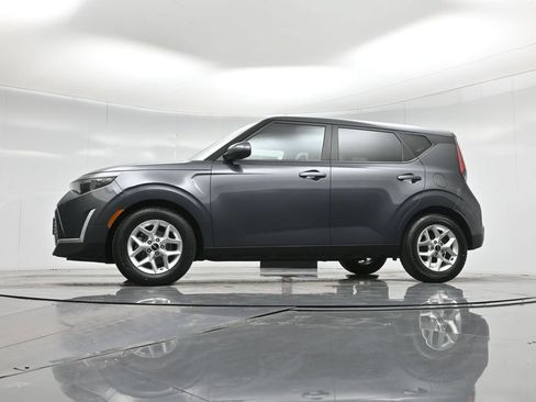 Used 2023 Kia Soul LX w/ Option Group 015 FWD image 8
