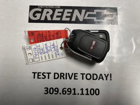 Used 2023 GMC Acadia SLE w/ Driver Convenience Package image 24