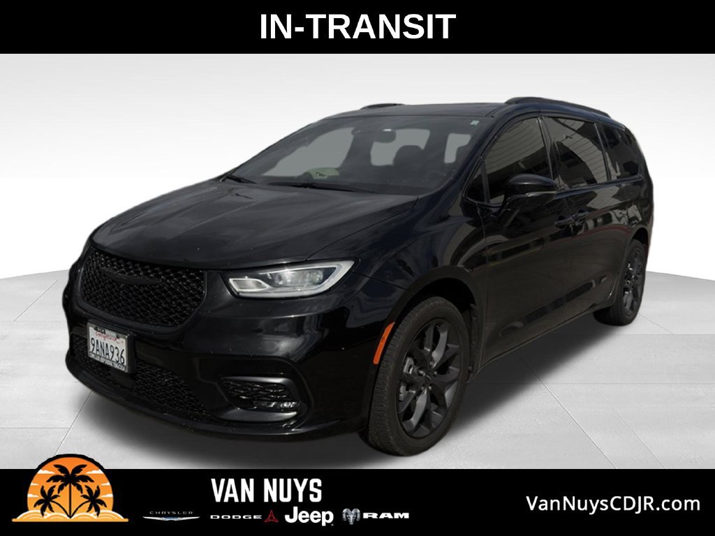 Certified 2022 Chrysler Pacifica Limited w/ Uconnect Theater Family Group AWD/4WD image 1