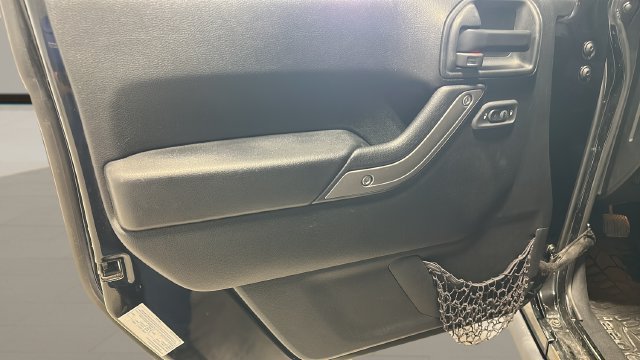Used 2017 Jeep Wrangler Sport AWD/4WD image 8