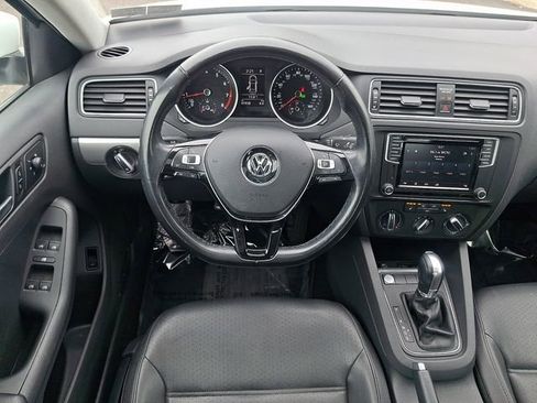 Used 2018 Volkswagen Jetta SE image 11