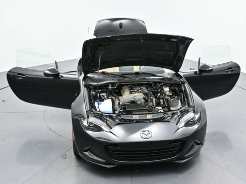Used 2017 MAZDA MX-5 Miata RF Grand Touring image 38