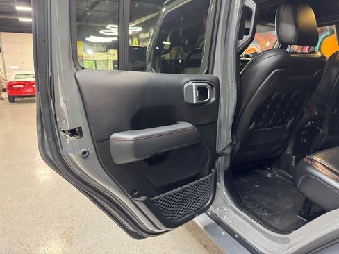 Used 2019 Jeep Wrangler Unlimited Rubicon AWD/4WD image 27