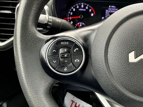 Used 2022 Kia Soul LX w/ Technology Package image 19