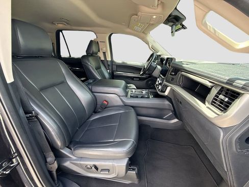 Used 2024 Ford Expedition Max XLT image 30