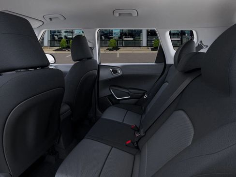 Used 2025 Kia Soul LX image 21