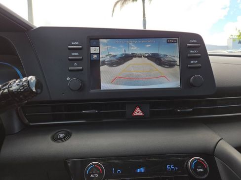 Used 2025 Hyundai Elantra Sport FWD image 29