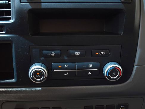 Used 2016 Nissan NV 3500 SV w/ SV Technology Package image 23