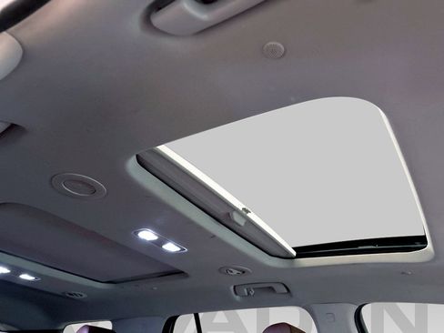 Used 2019 Chevrolet Traverse High Country image 12