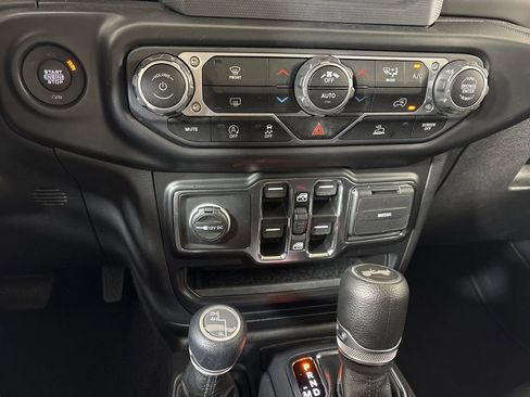 Used 2021 Jeep Wrangler Unlimited Sport AWD/4WD image 26