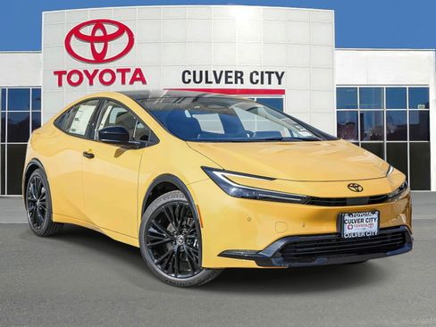 New 2026 Toyota Prius Plug-In Hybrid FWD image 1