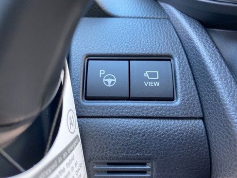 New 2025 Toyota Prius Plug-In Hybrid image 37