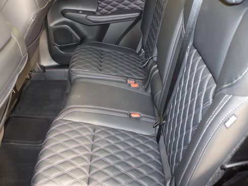 Used 2024 Mitsubishi Outlander SEL image 48