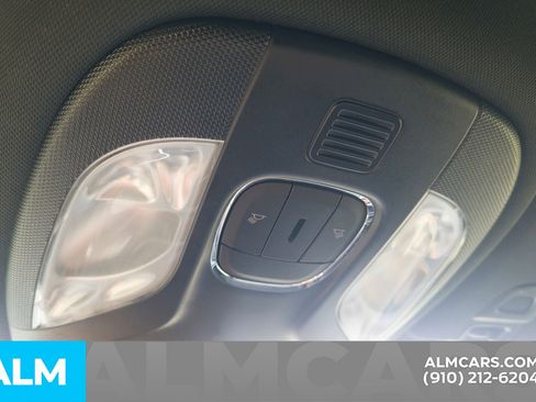 Used 2024 Jeep Compass Latitude image 21