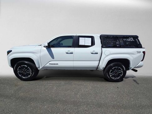 Used 2025 Toyota Tacoma TRD Sport AWD/4WD image 4