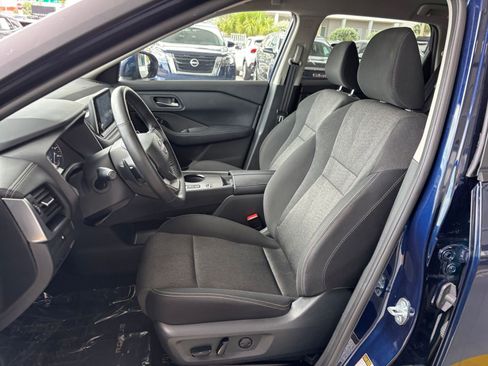 Used 2025 Nissan Rogue SV FWD image 38