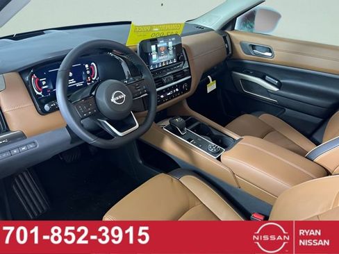 New 2025 Nissan Pathfinder Platinum image 33