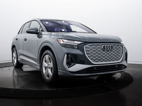 Used 2024 Audi Q4 e-tron Prestige image 2