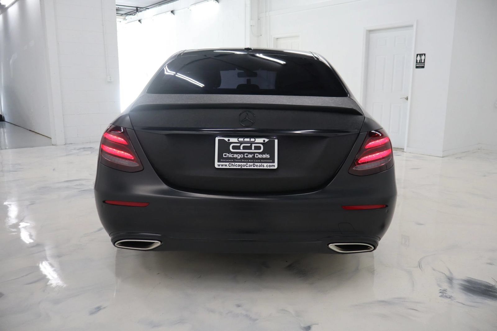 Used 2017 Mercedes-Benz E 300 4MATIC image 7