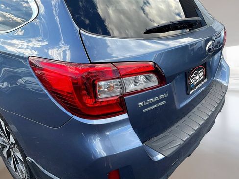 Used 2016 Subaru Outback 2.5i Limited AWD/4WD image 23