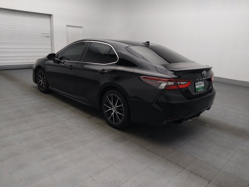 Used 2023 Toyota Camry SE FWD image 3