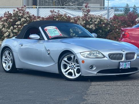 Used 2005 BMW Z4 3.0i RWD image 2