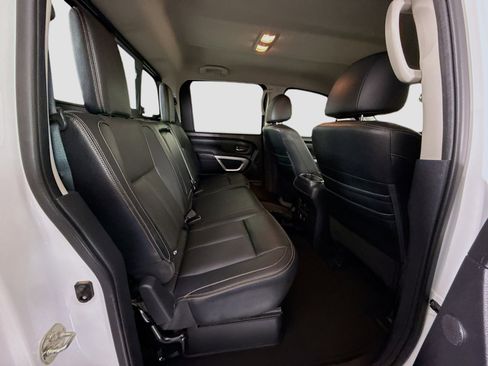 Used 2019 Nissan Titan SL w/ Chrome Package AWD/4WD image 26