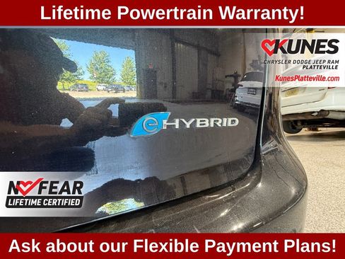 Used 2023 Chrysler Pacifica Touring-L FWD image 48