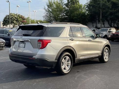 Used 2024 Ford Explorer XLT AWD/4WD image 7