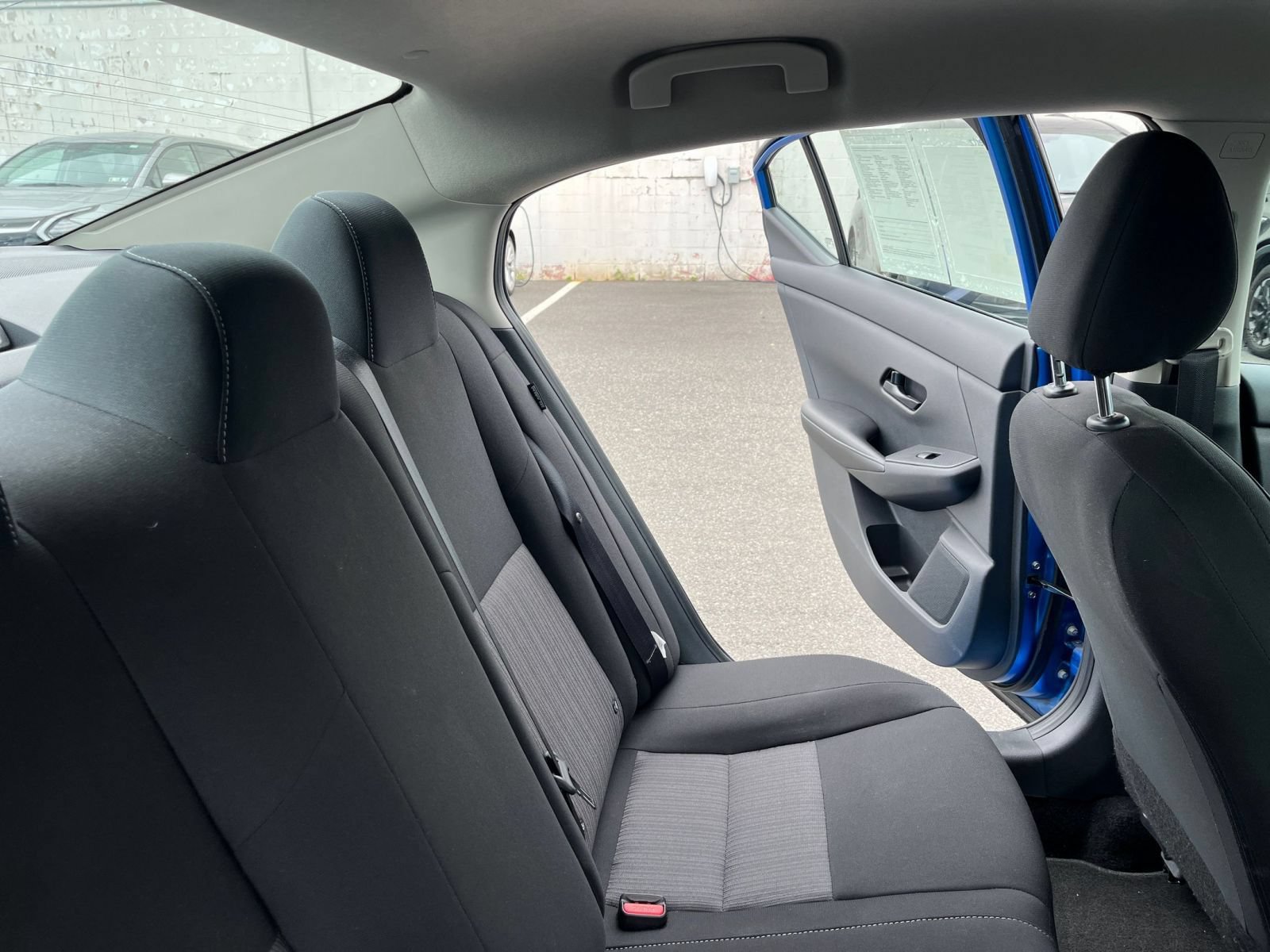 Used 2025 Nissan Sentra SV FWD image 35