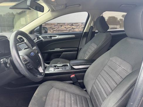 Used 2020 Ford Fusion SE image 19