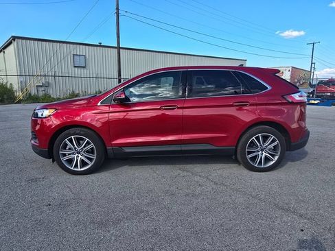 Used 2022 Ford Edge Titanium w/ Class II Trailer Tow Package AWD/4WD image 7
