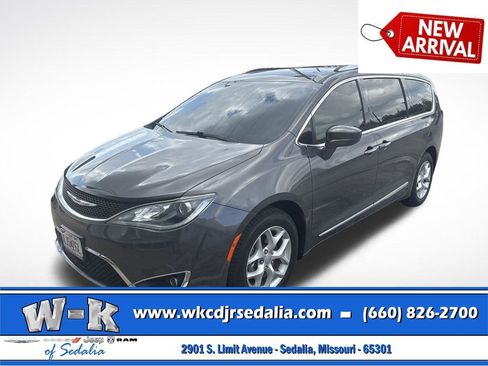 Used 2019 Chrysler Pacifica Touring-L Plus w/ Advanced Safetytec Group FWD image 7