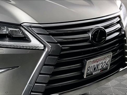 Used 2021 Lexus LX 570 4WD w/ 3rd Row & Luxury Pkg image 28