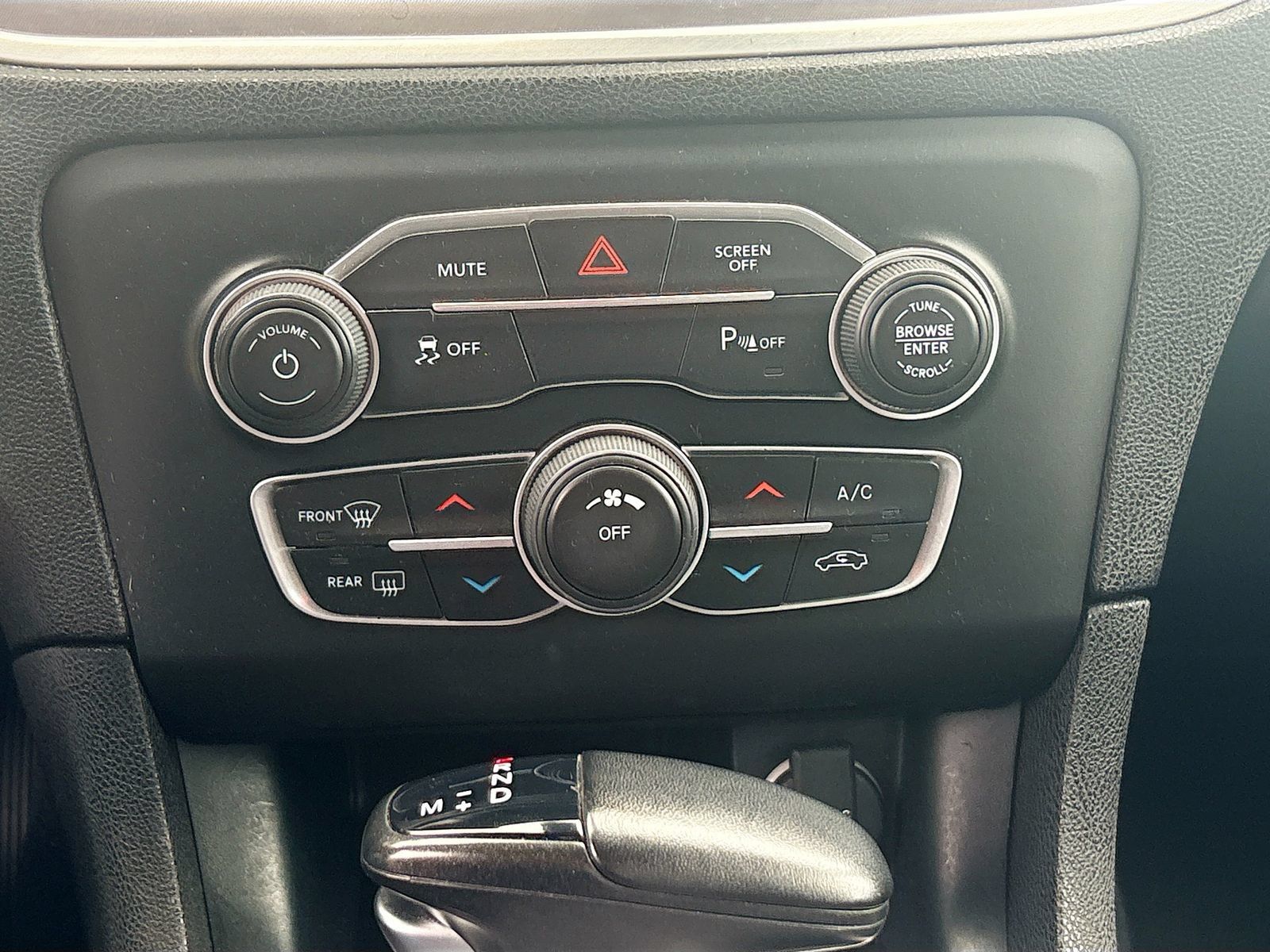 Used 2022 Dodge Charger SXT RWD image 15