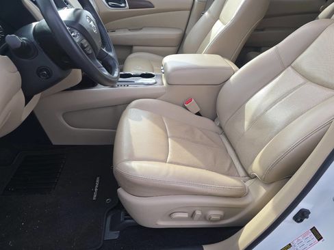 Used 2017 Nissan Pathfinder Platinum image 26