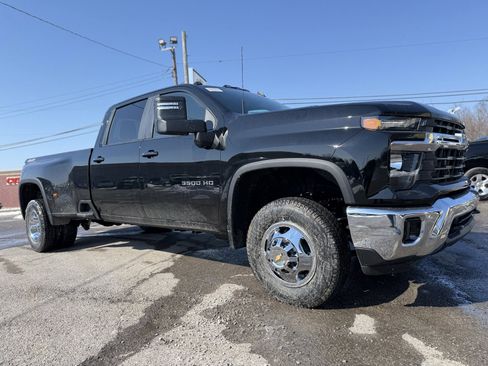 New 2026 Chevrolet Silverado 3500 LT w/ All Star Edition image 8