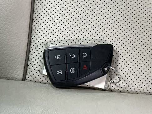 Used 2021 GMC Yukon XL Denali w/ Denali Premium Package RWD image 32