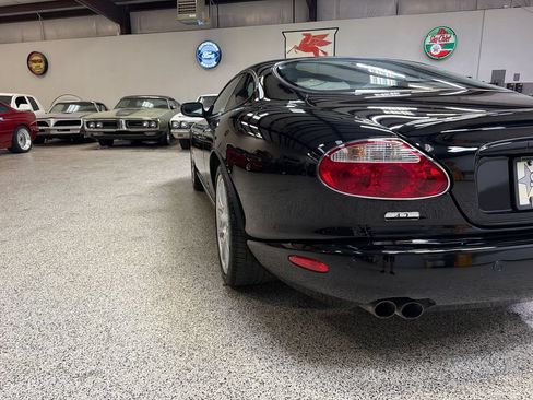 Used 2005 Jaguar XK8 Coupe RWD image 15