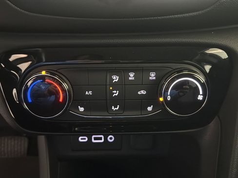 Used 2023 Buick Encore GX Preferred w/ Cold Weather Comfort Package FWD image 25