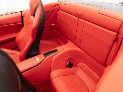 Used 2016 Ferrari California T image 11