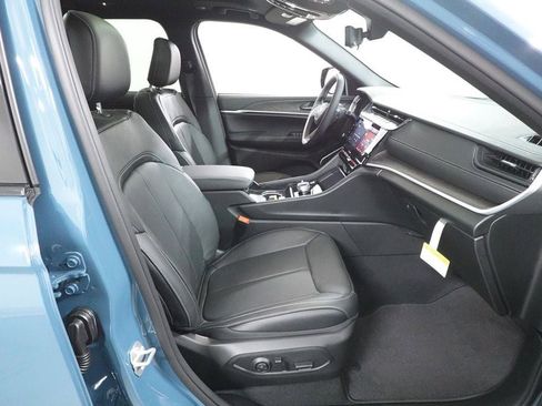 New 2026 Jeep Grand Cherokee L Limited AWD/4WD image 33